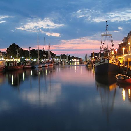 Strandpalais/Meerblick Rostock Exteriör bild