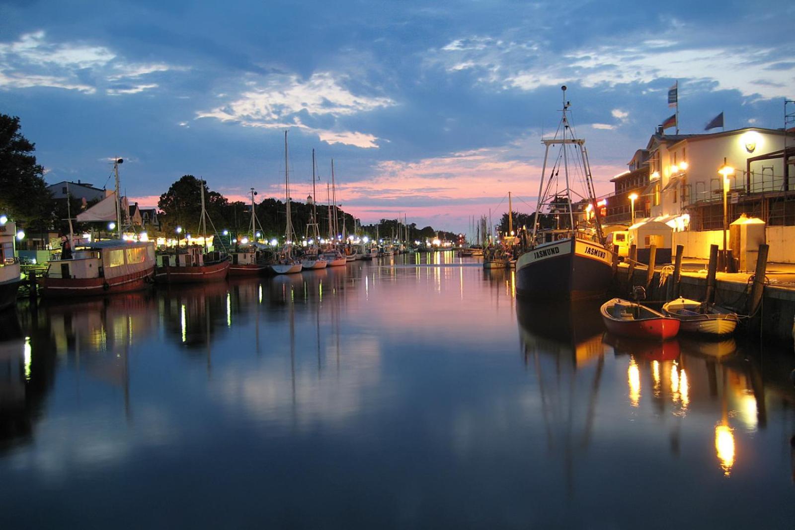 Strandpalais/Meerblick Rostock Exteriör bild